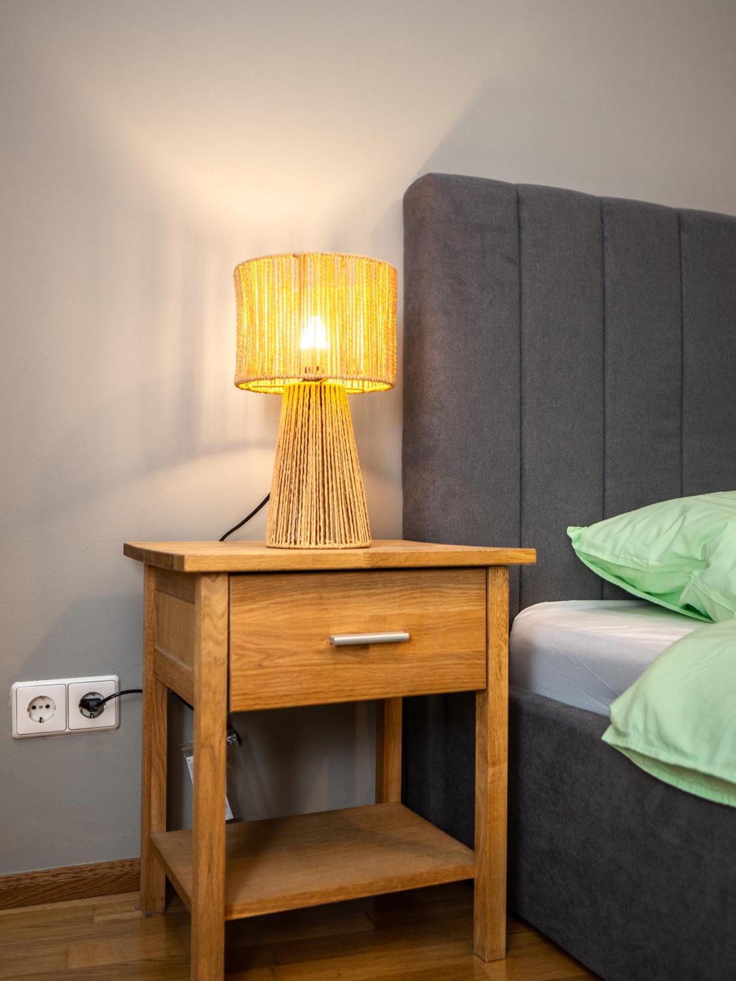 公寓 Spacious 2br For 8 Guests, Quite Centre, Art Nouveau Area *