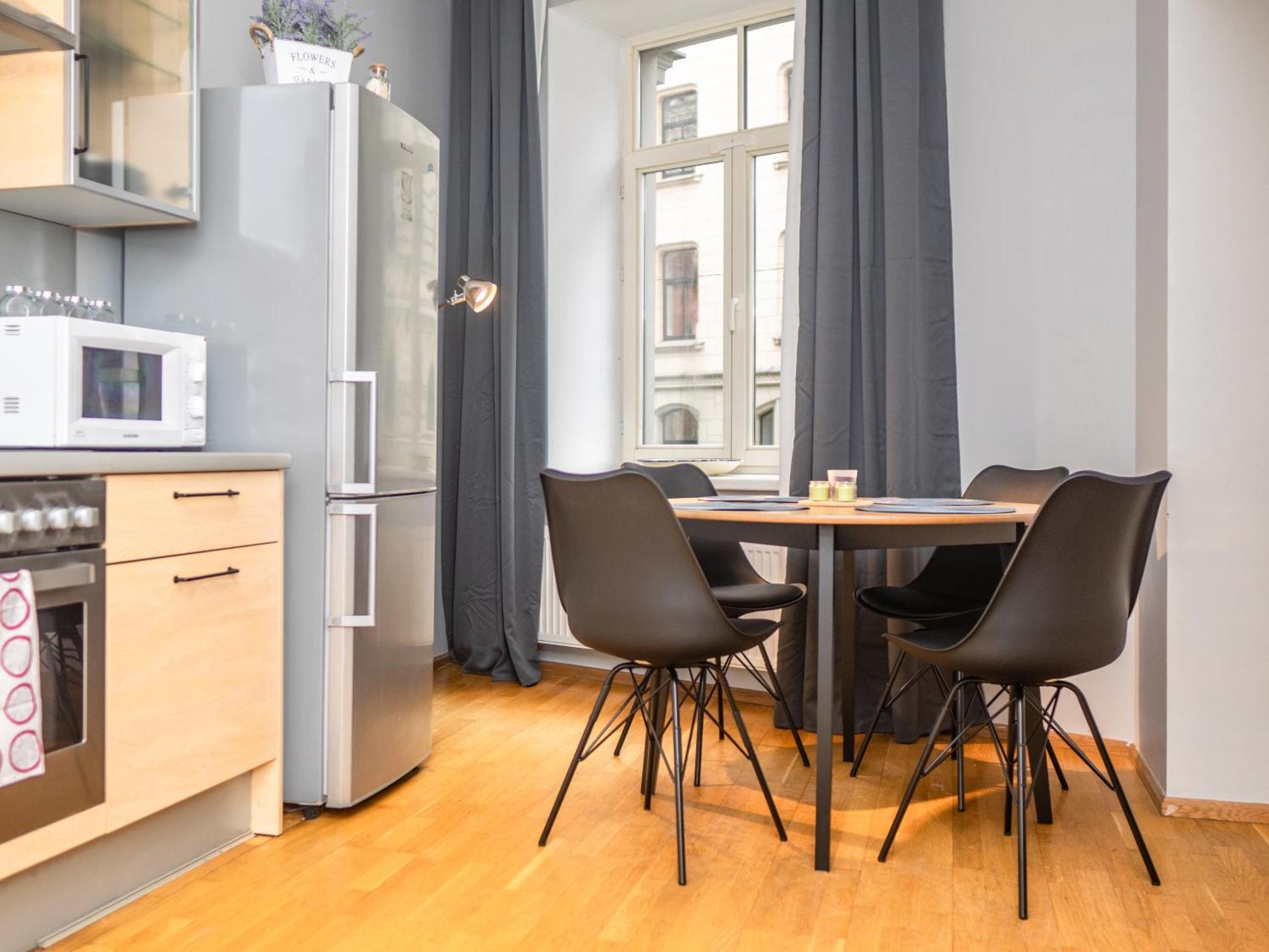 公寓 Spacious 2br For 8 Guests, Quite Centre, Art Nouveau Area *