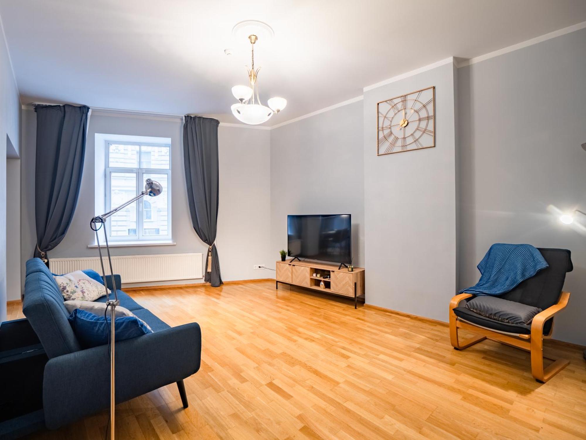 公寓 Spacious 2br For 8 Guests, Quite Centre, Art Nouveau Area *
