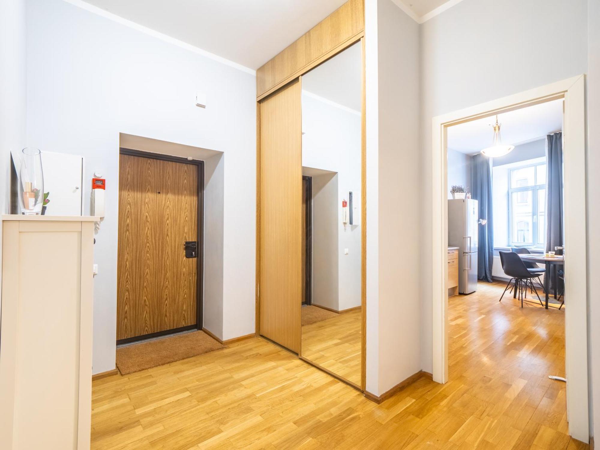 Spacious 2br For 8 Guests, Quite Centre, Art Nouveau Area 公寓 *